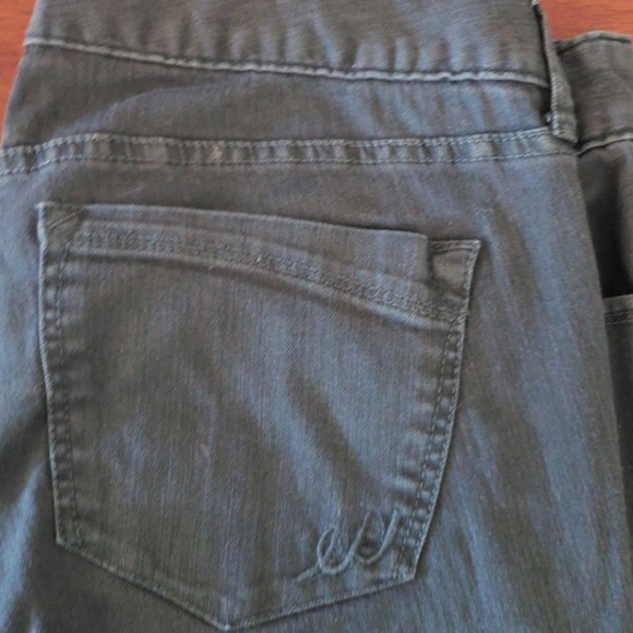 Jeans - Picture 2 of 3